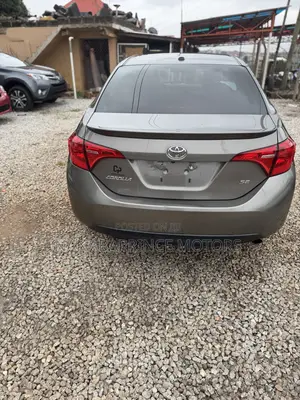 Toyota Corolla SE Special Edition 4dr Sedan (1.8L 4cyl CVT) 2017 Gray