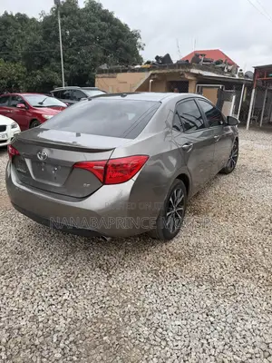 Toyota Corolla SE Special Edition 4dr Sedan (1.8L 4cyl CVT) 2017 Gray