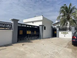 Event Center Garden | Green Grass | Weddings Parties | for Rent