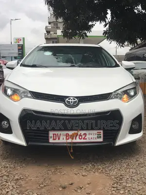 Toyota Corolla LE Eco 4dr Sedan (1.8L 4cyl CVT) 2016 White