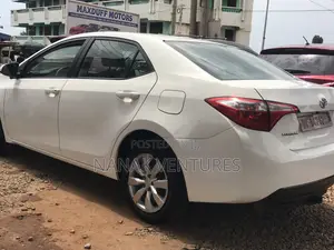 Toyota Corolla LE Eco 4dr Sedan (1.8L 4cyl CVT) 2016 White