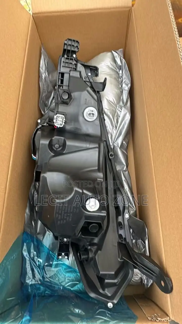 Toyota Corolla 2017,2018, Sport Headlights Available