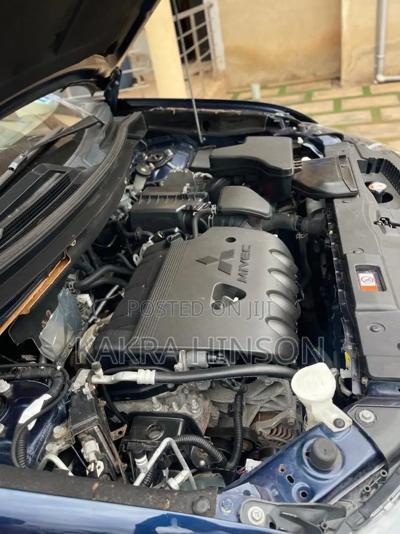 Mitsubishi Outlander 2018 Blue