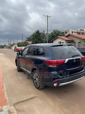 Mitsubishi Outlander 2018 Blue