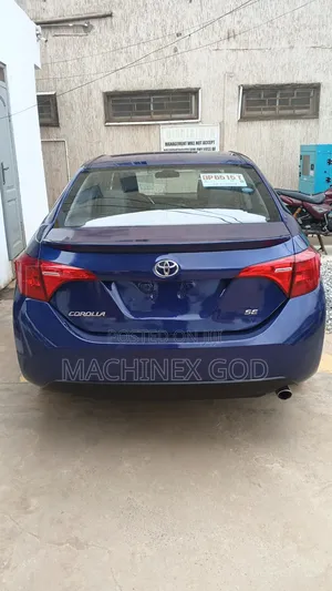 Toyota Corolla SE (1.8L 4cyl 2A) 2018 Blue