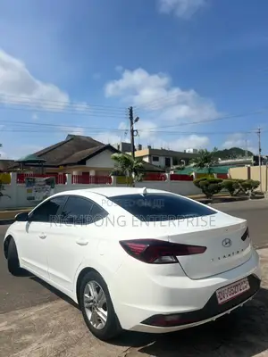 Hyundai Elantra Limited 2020 White