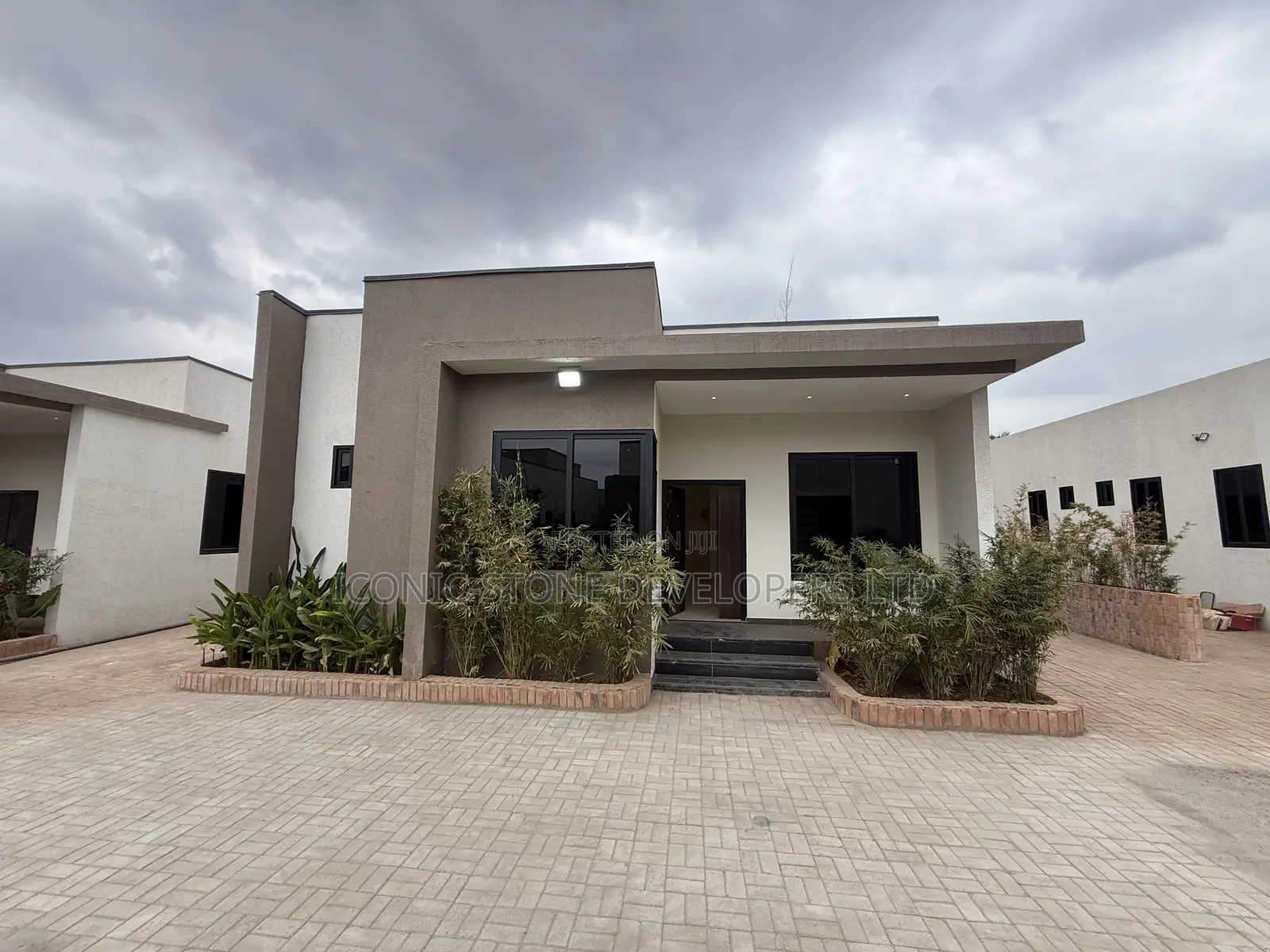 3bdrm Townhouse/Terrace in Adenta, Frafraha for sale