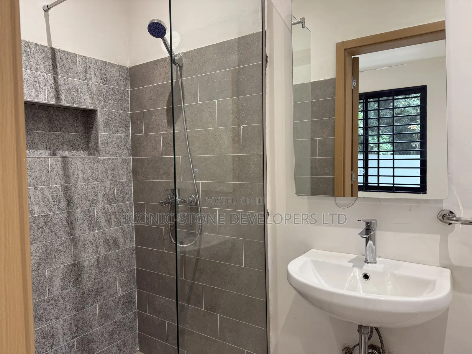 3bdrm Townhouse/Terrace in Adenta, Frafraha for sale