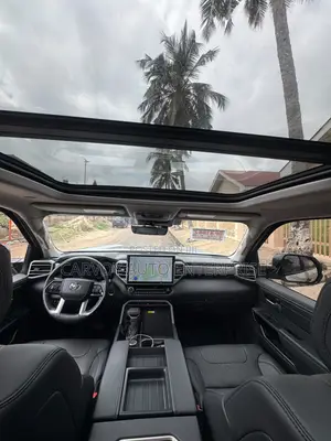 Toyota Tundra Limited CrewMax 5.5' Bed 2024 Silver