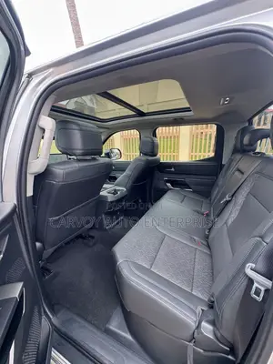 Toyota Tundra Limited CrewMax 5.5' Bed 2024 Silver