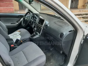 Pontiac Vibe 2006 Brown