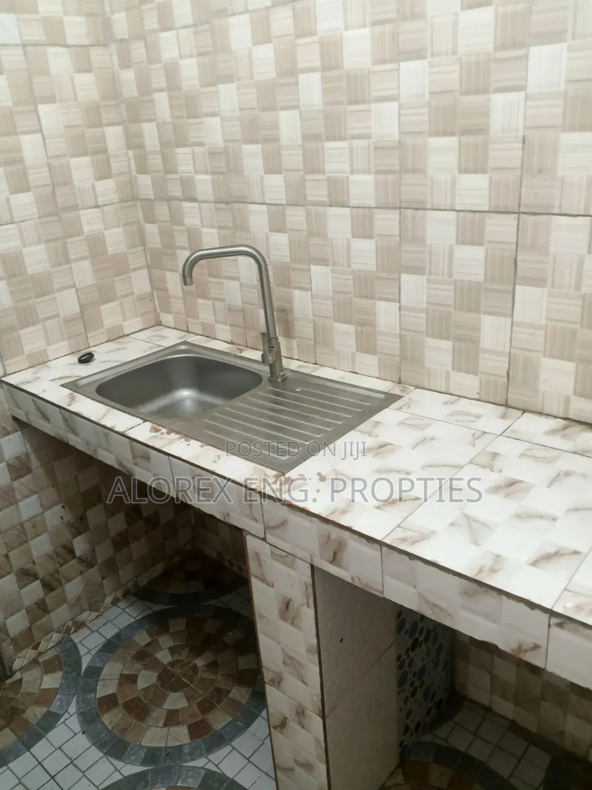 2bdrm Apartment in Oyibi, Police Station for rent