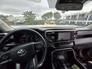 Toyota Tundra SR5 2022 Gray