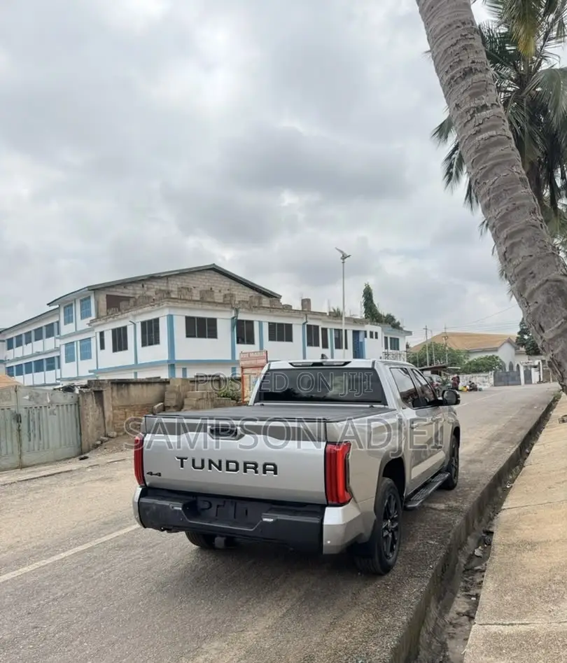 Toyota Tundra 2024 Silver