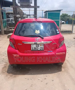 Toyota Vitz 2012 Red