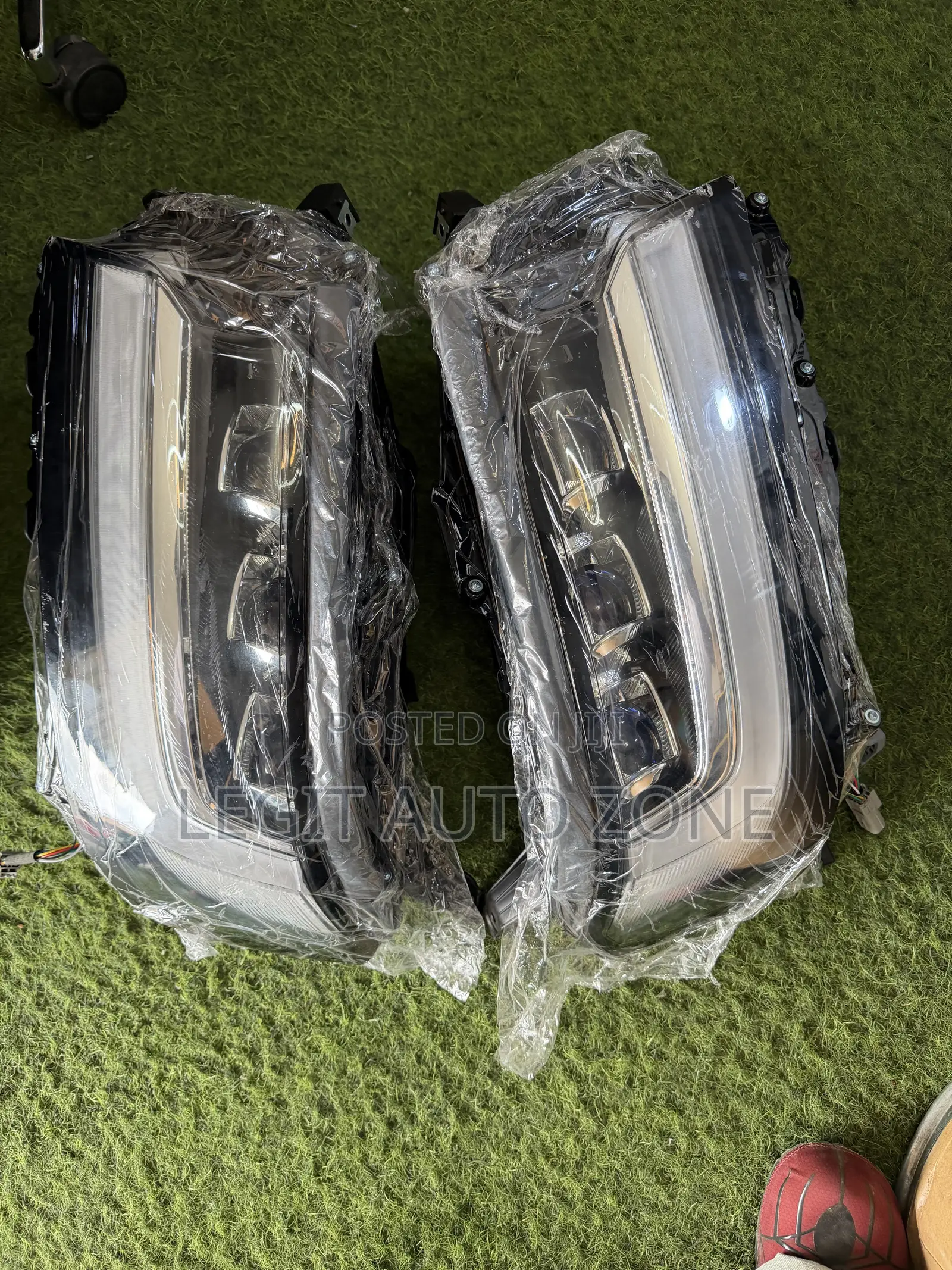 Toyota Land Cruiser C300 Headlight Available