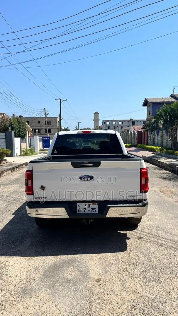 Ford F-150 LARIAT 2022 White