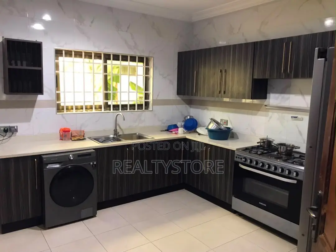 4bdrm House in Ashongman Estate, Accra Metropolitan for sale