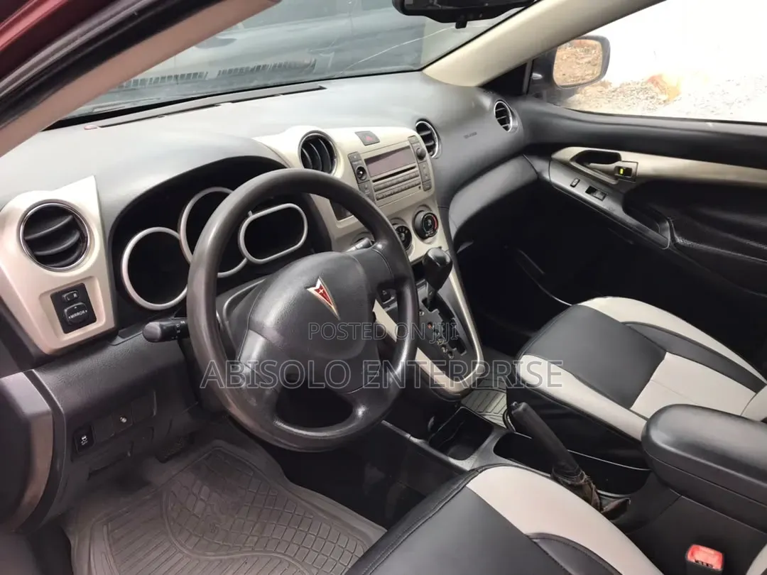 Pontiac Vibe 2010 Red
