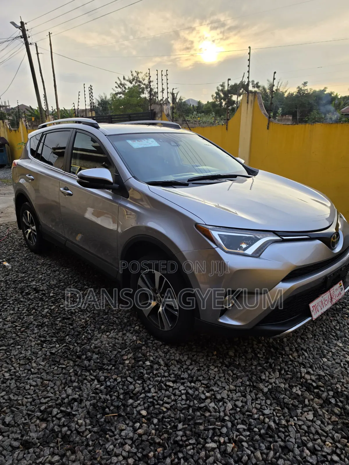 Toyota RAV4 XLE 4dr SUV AWD (2.5L 4cyl 6A) 2018 Silver