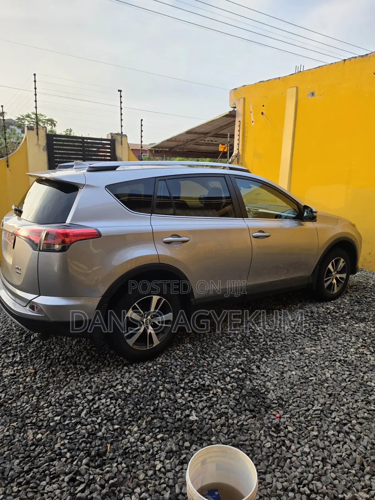 Toyota RAV4 XLE 4dr SUV AWD (2.5L 4cyl 6A) 2018 Silver