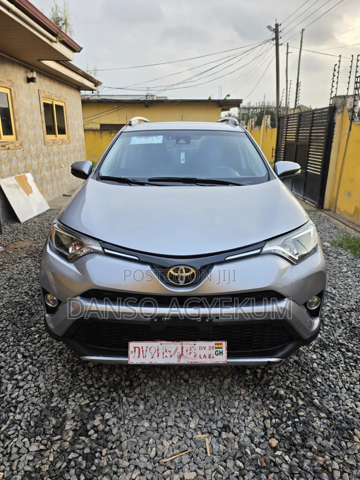 Toyota RAV4 XLE 4dr SUV AWD (2.5L 4cyl 6A) 2018 Silver