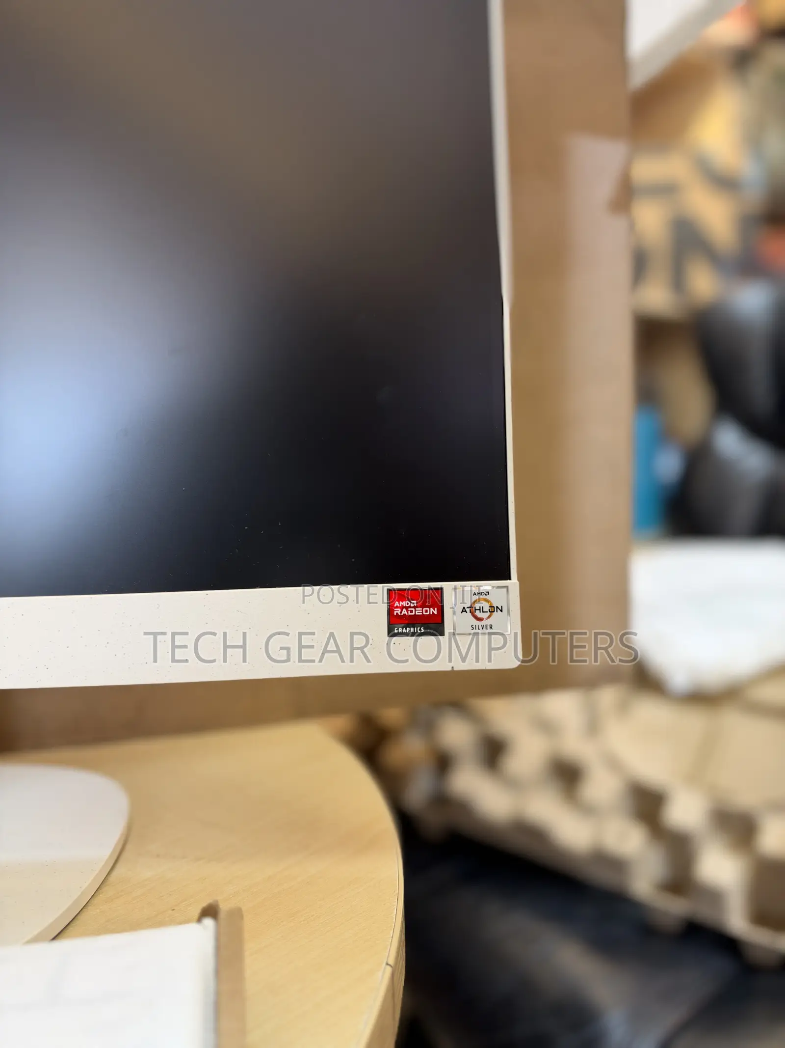 New Desktop Computer HP AiO 24 8GB AMD SSD 256GB