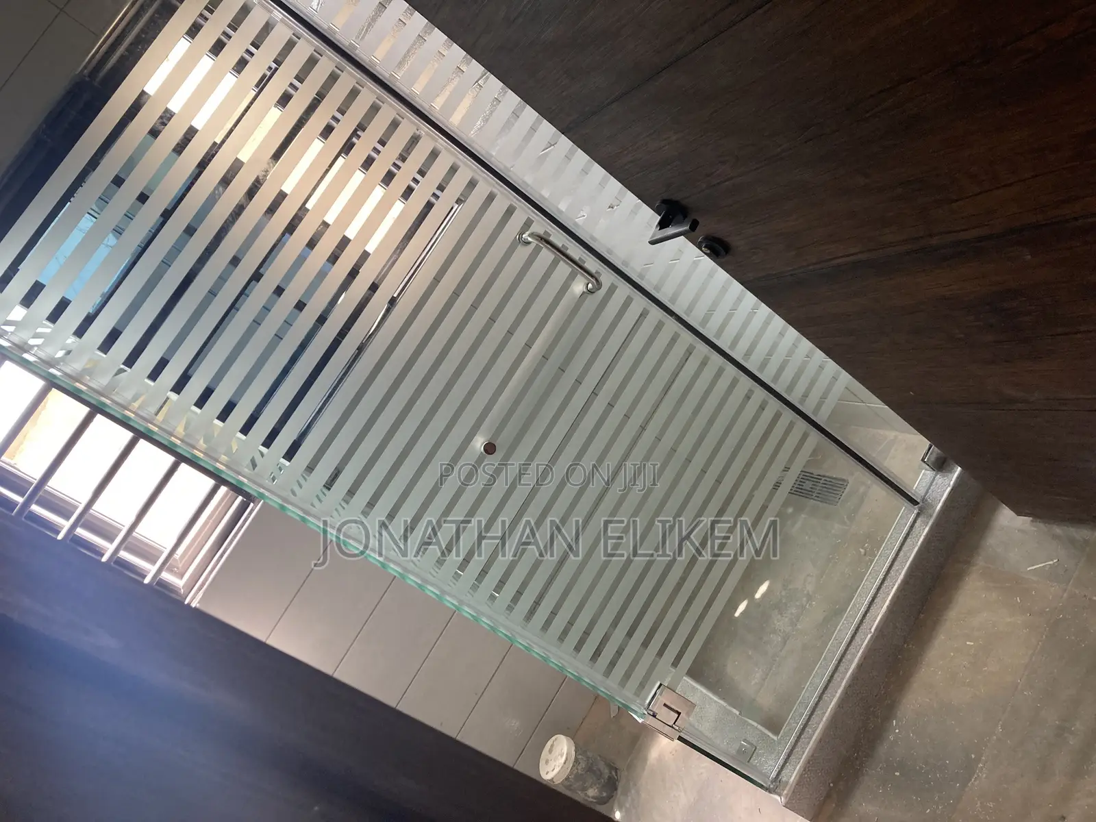 Glass Windows Serve