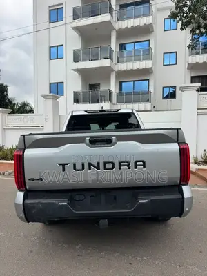 Toyota Tundra Limited CrewMax 6.5' Bed 2024 Silver