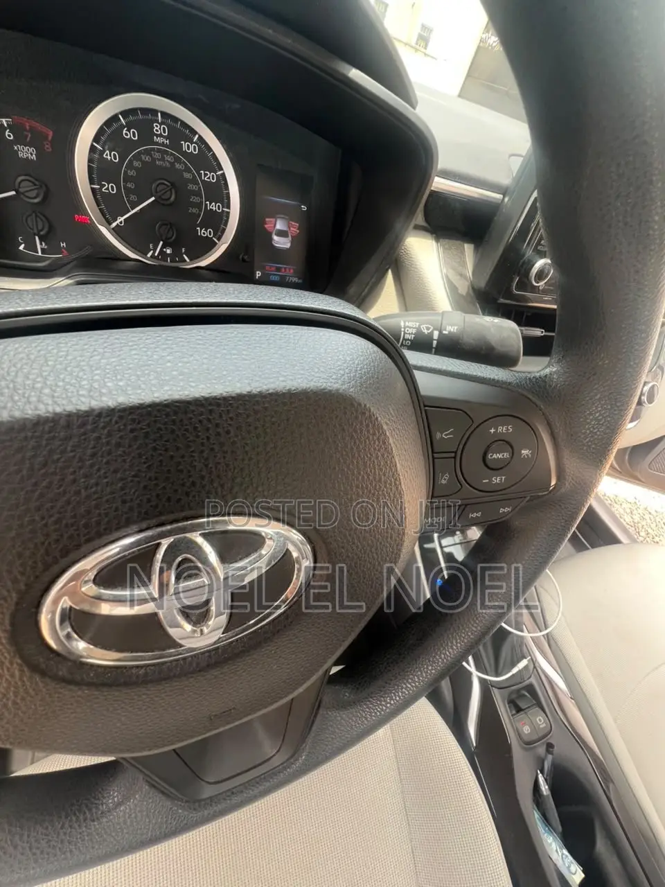 Toyota Corolla LE 2022 Silver