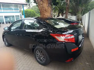 Toyota Yaris 2013 Black