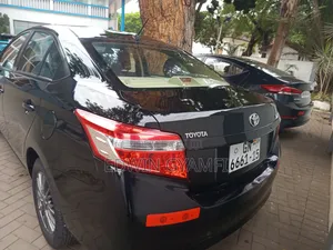 Toyota Yaris 2013 Black