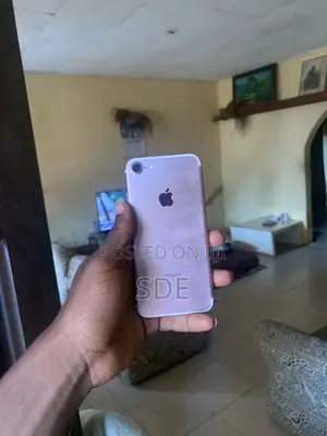 Apple iPhone 7 32 GB Purple
