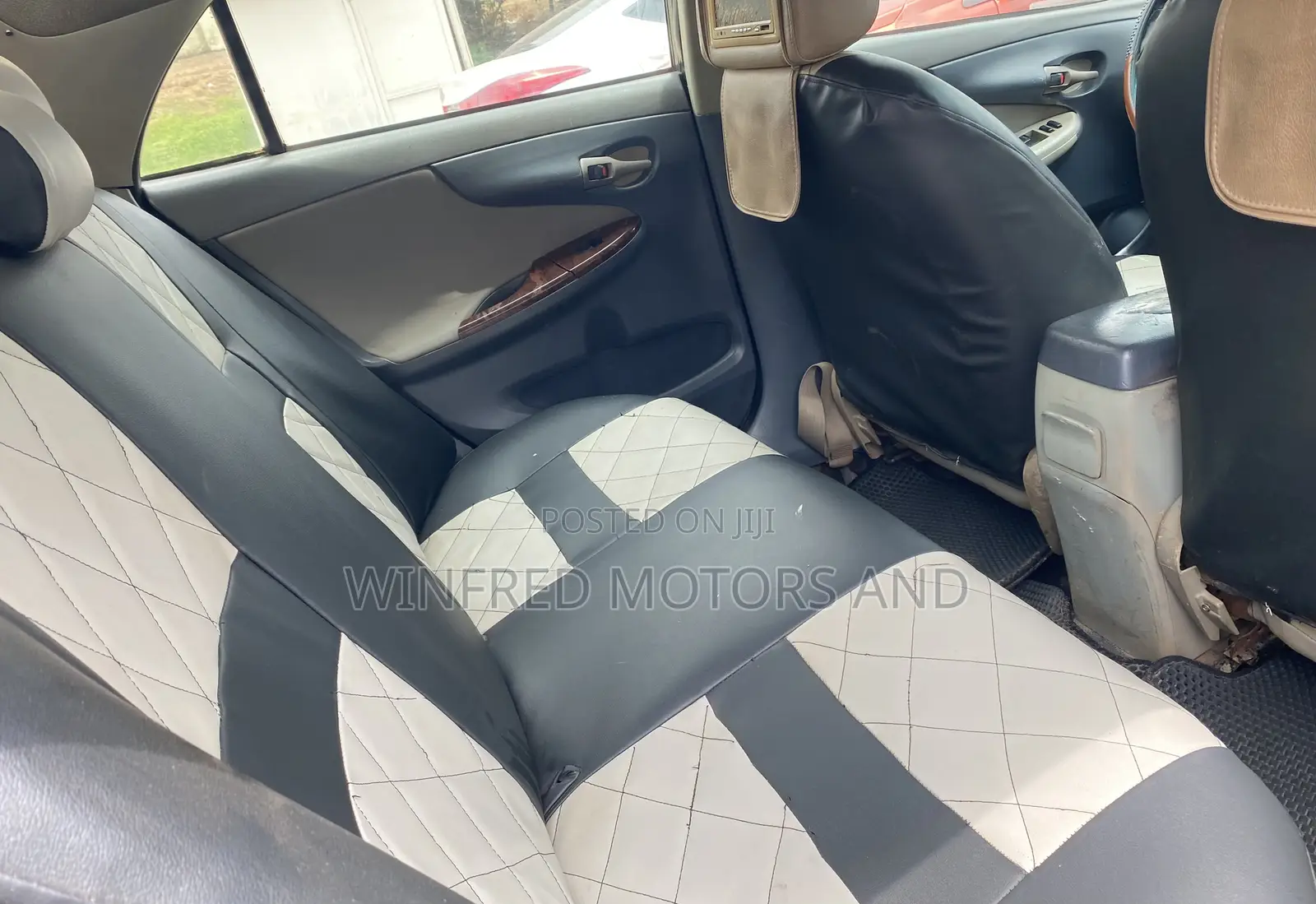 Toyota Corolla LE 4dr Sedan (1.8L 4cyl 4A) 2010 Gray