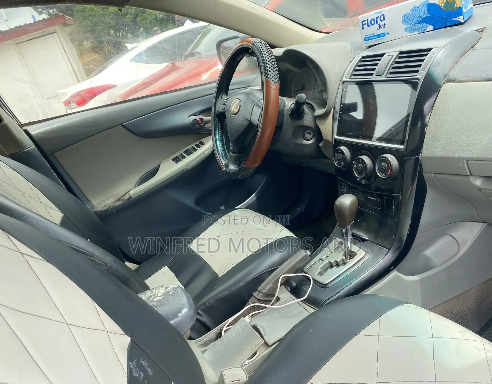 Toyota Corolla LE 4dr Sedan (1.8L 4cyl 4A) 2010 Gray