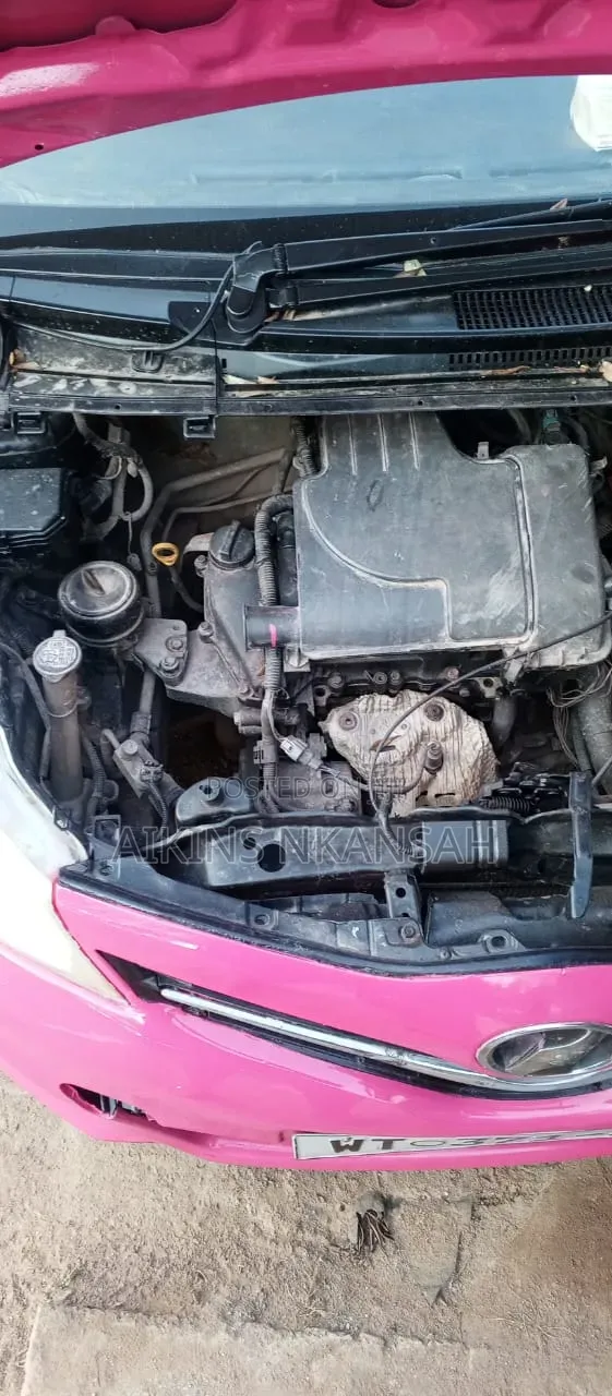 Toyota Vitz 1.0 FWD 3dr 2012 Pink