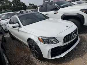 Mercedes-Benz C300 Luxury Sedan RWD (2.0L 4cyl 7A) 2017 White