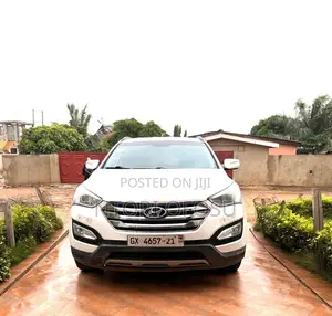 Hyundai Santa Fe SE 2012 White