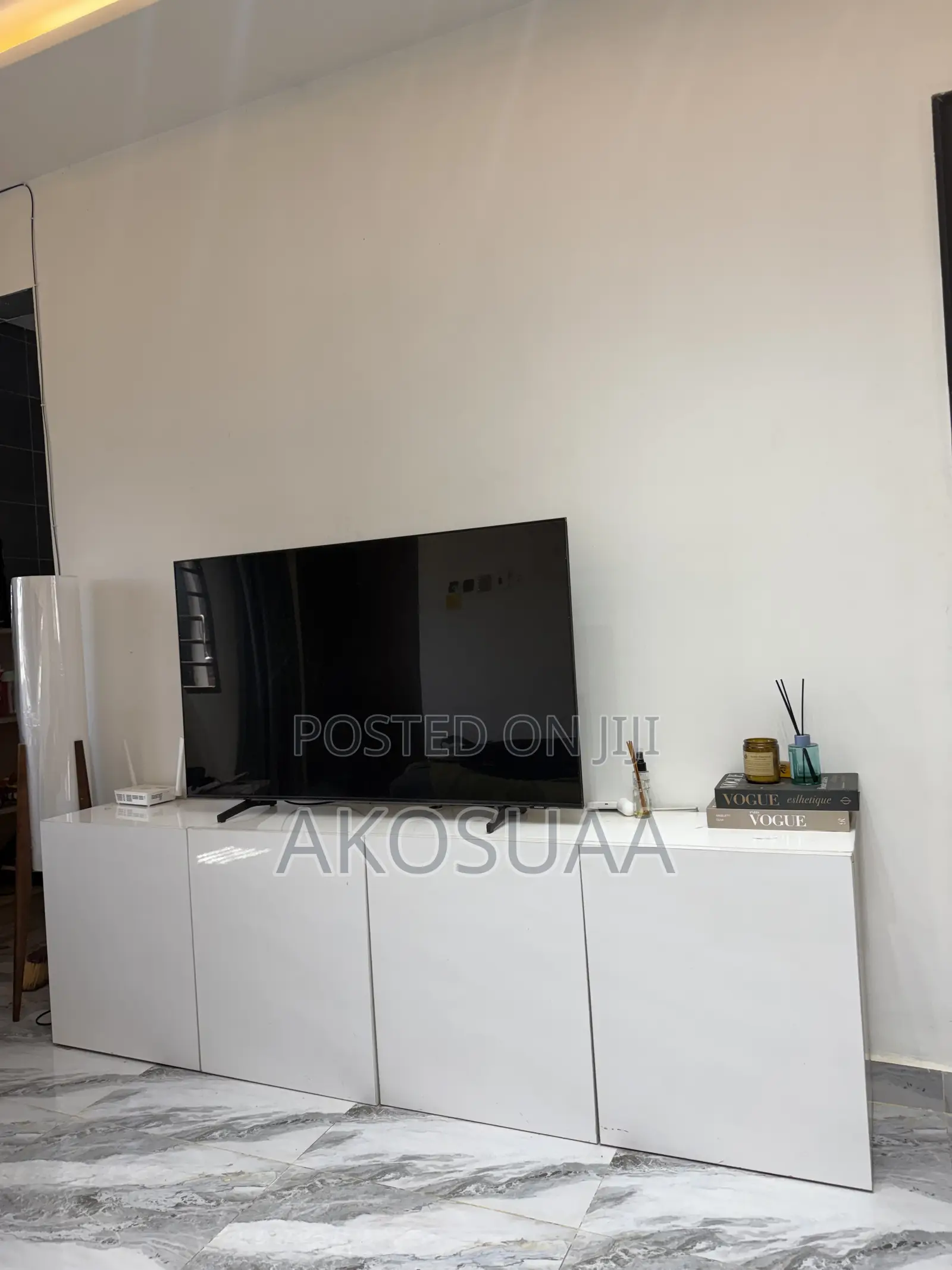 8 Chest Drawer & TV Console for Sale