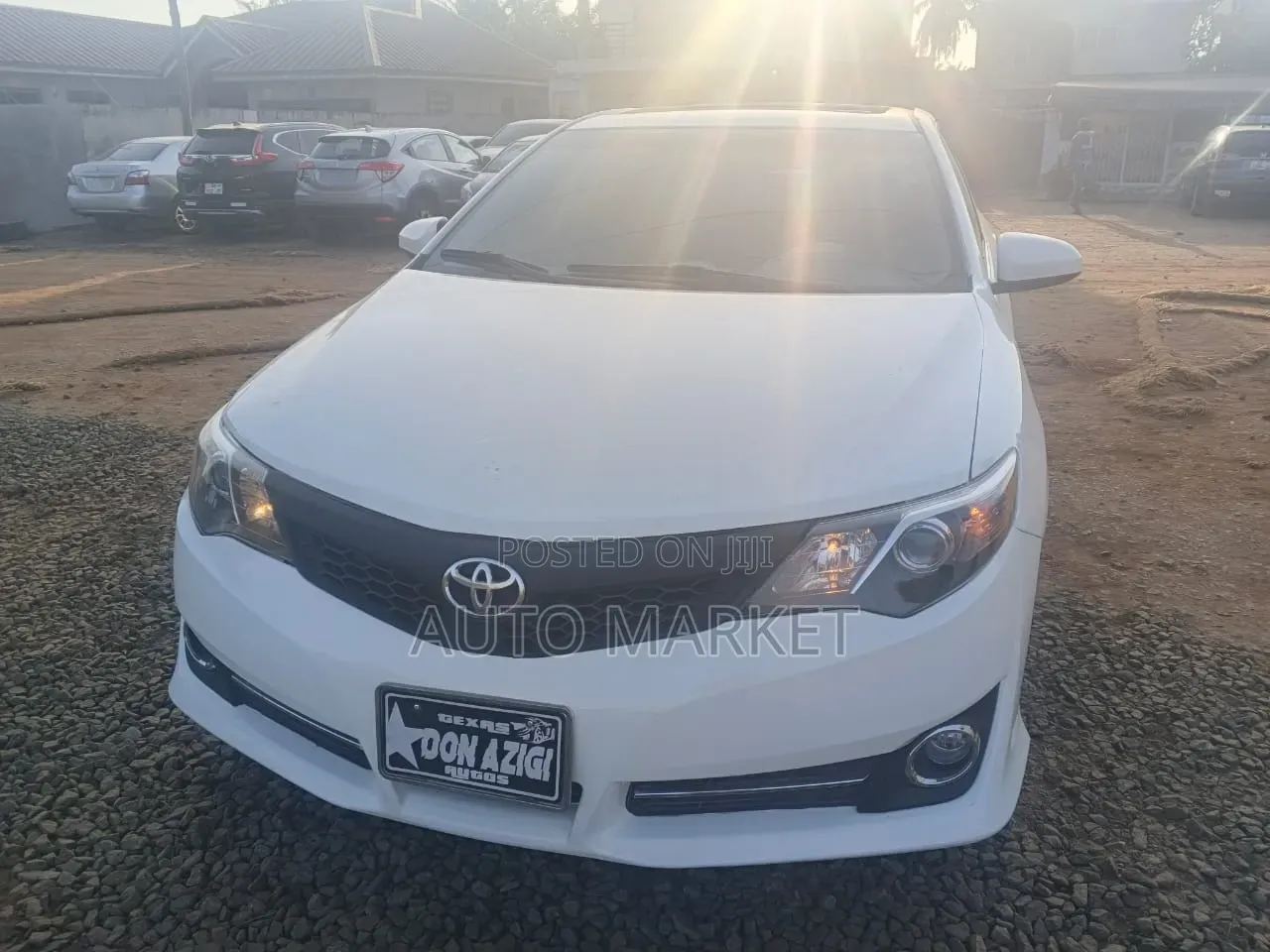 Toyota Camry SE 4dr Sedan (3.5L 6cyl 6A) 2014 White
