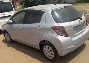 Toyota Vitz 2015 Gray