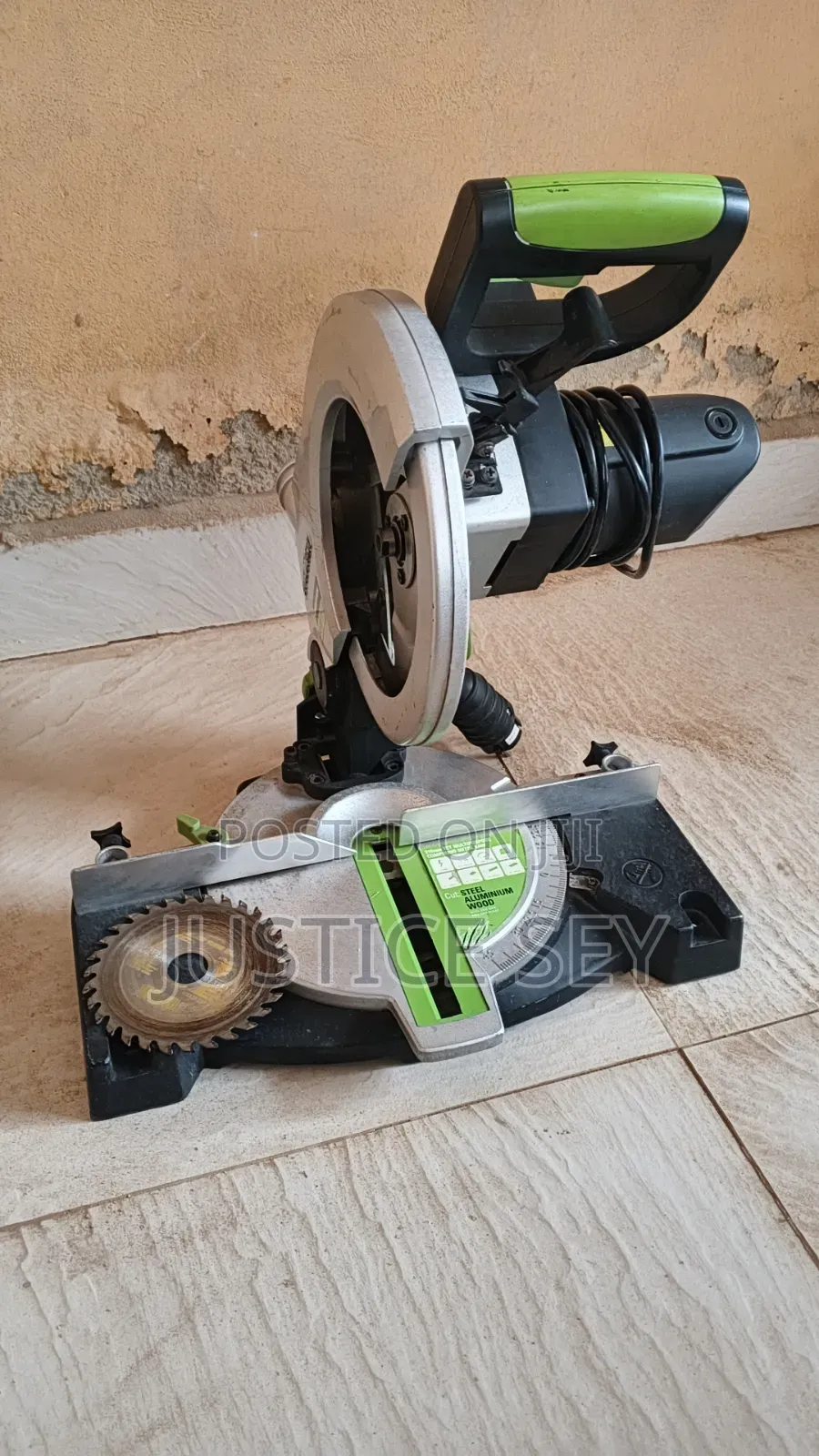 Evolution 210mm Multi-Material Compound Miter Saw