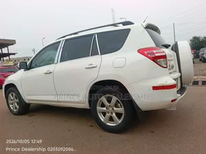 Toyota RAV4 2012 White