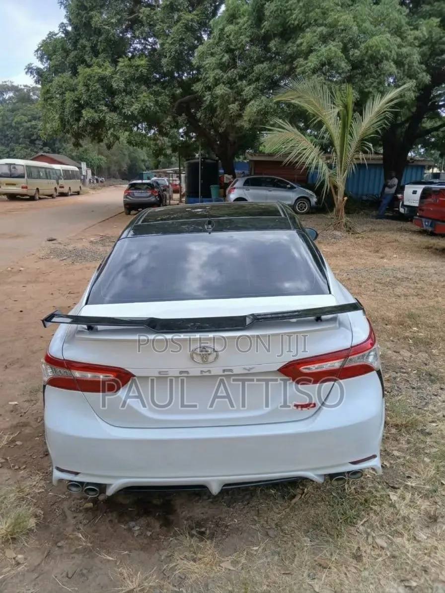 Toyota Camry XSE (2.5L 4cyl 8A) 2019 White