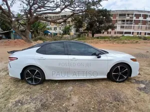 Toyota Camry XSE (2.5L 4cyl 8A) 2019 White