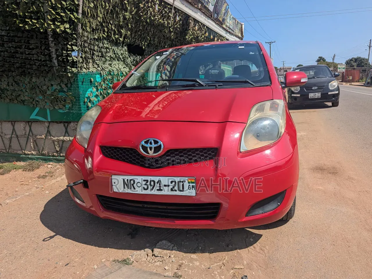 Toyota Yaris Base Sedan 4dr 2010 Red