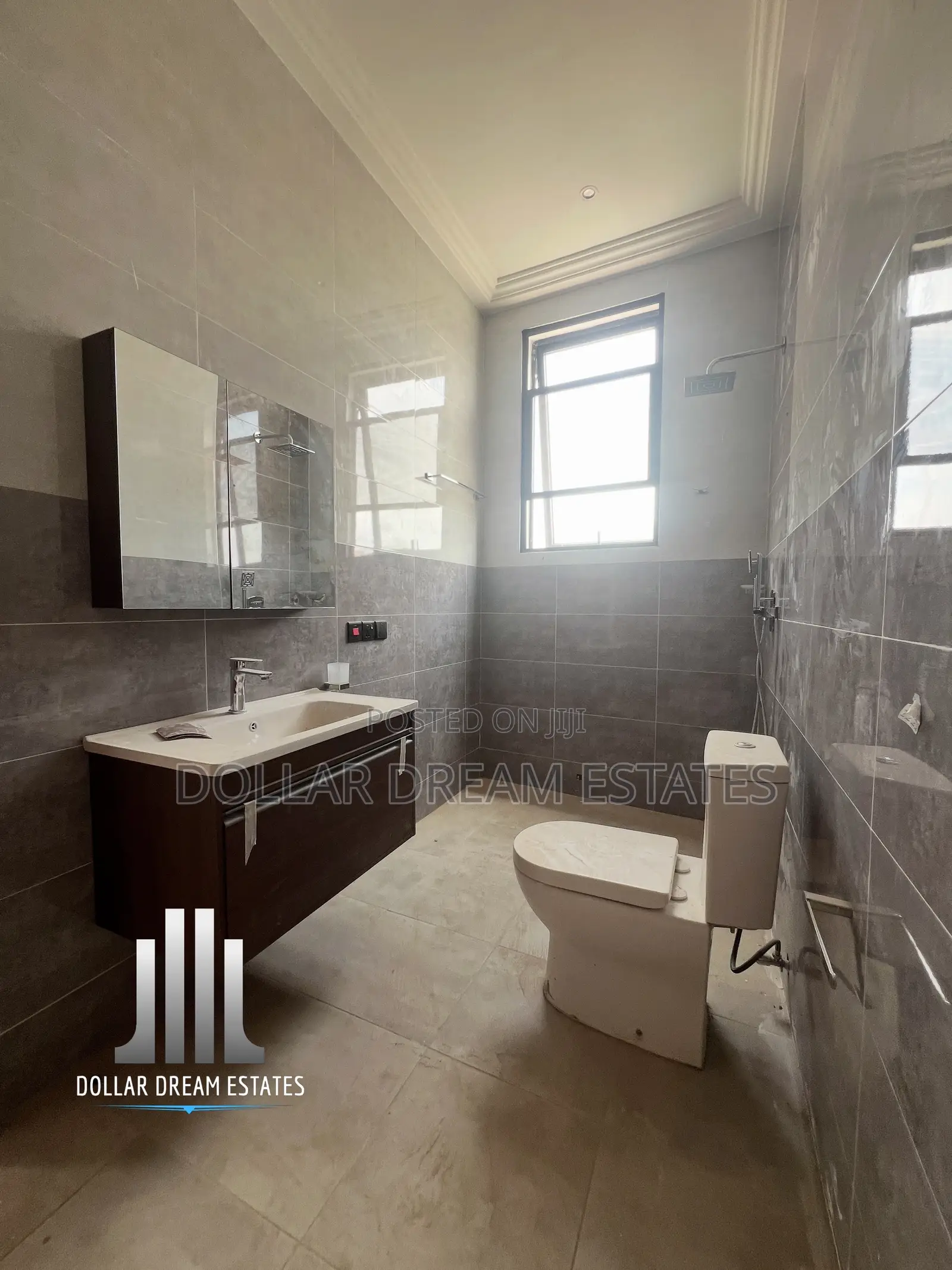 4bdrm House in East Legon for sale