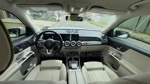 Mercedes-Benz GLB-Class GLB 250 4MATIC 2021 White