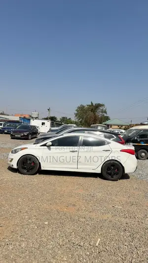 Hyundai Elantra 2012 White