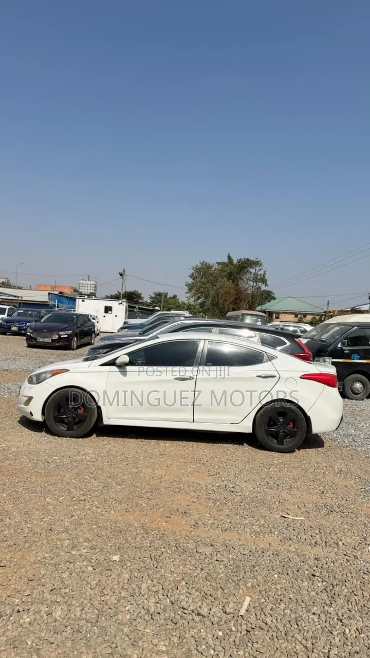 Hyundai Elantra 2012 White